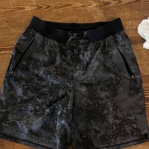 Men’s LululemonBlack and Gray Patterned Shorts with Zippered Pockets
